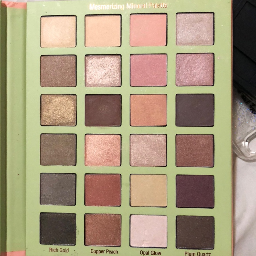 makeup - Picture 4 of 5